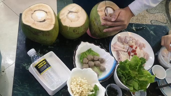 海南椰子鸡美食菜