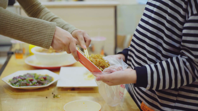 制止餐饮浪费光盘行动