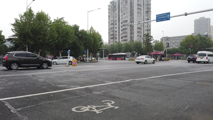 街拍襄阳二汽高新区十字路口