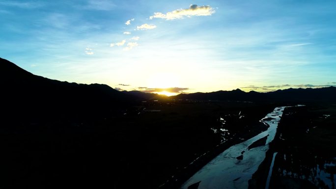 西藏日喀则日出夕阳