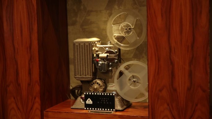 老式电影机放映机
