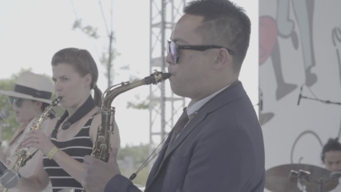 露天街头音乐会乐队