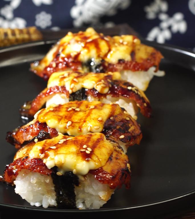 竖拍竖屏烤鳗鱼饭米饭团寿司