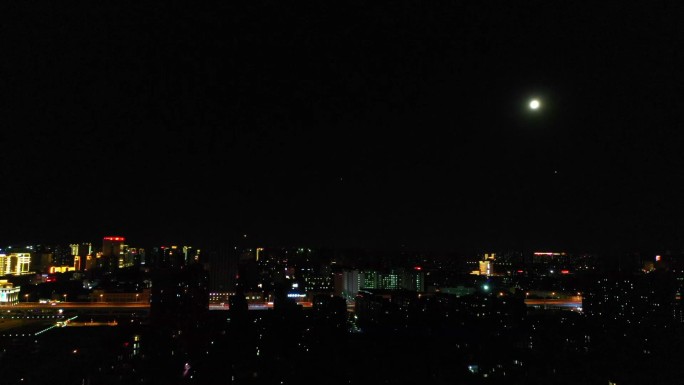 中秋城市夜晚与月亮