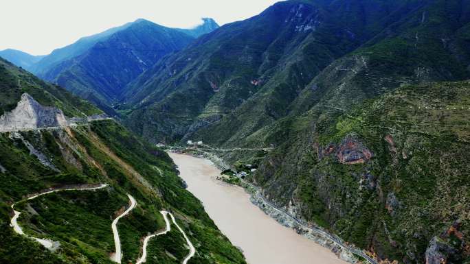 洪水汛期怒江，澜沧江，金沙江