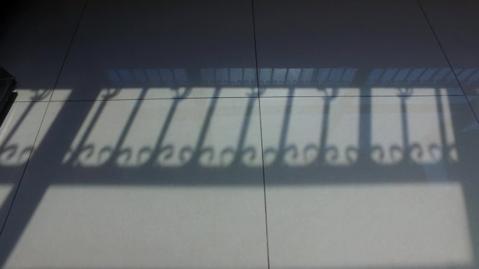 【4K】阳台上光线变化的影子时光流逝