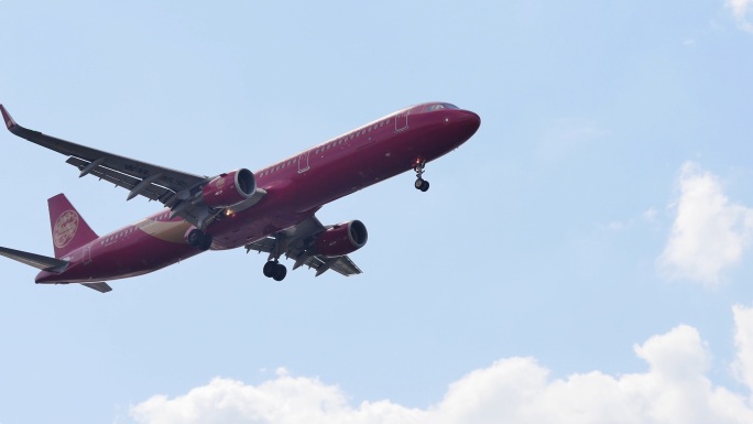 (4K原创)两架吉祥航空飞机降落滑行