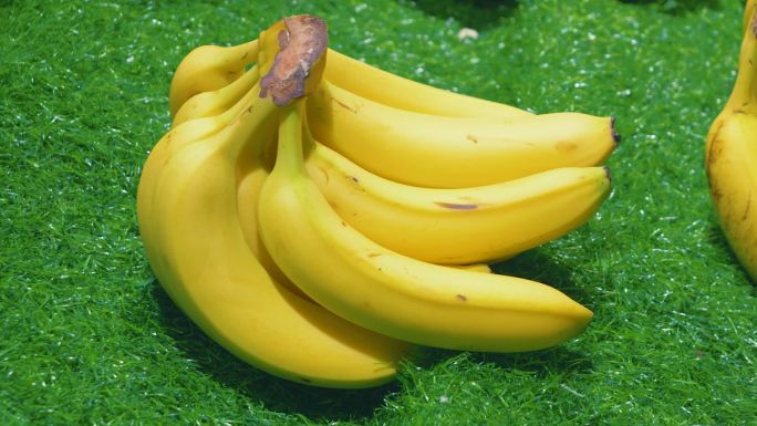水果店一把香蕉
