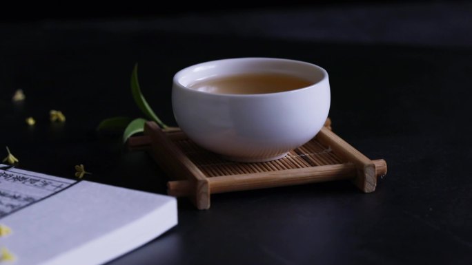 桂花古籍和白瓷茶杯复古中国风茶文化