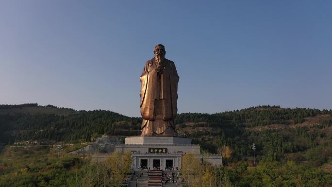 尼山圣境孔子像