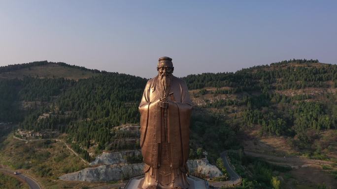 尼山圣境孔子像