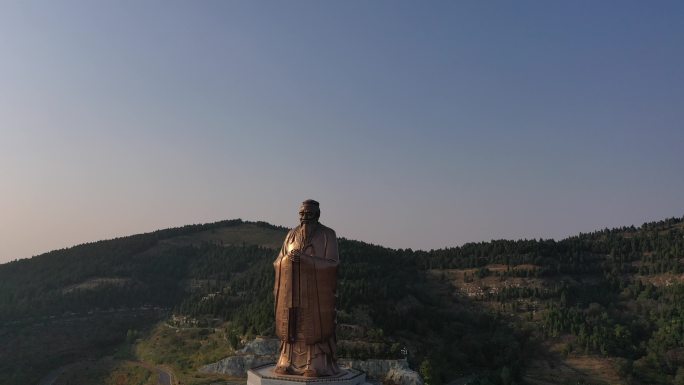 尼山圣境孔子像