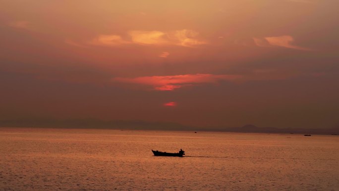 渔船出海回港