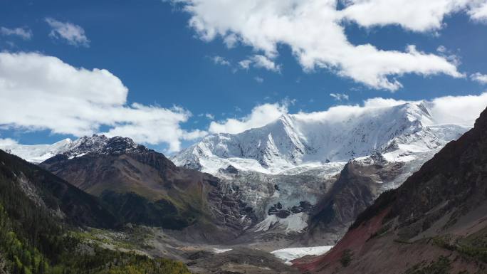 西藏林芝米堆冰川航拍