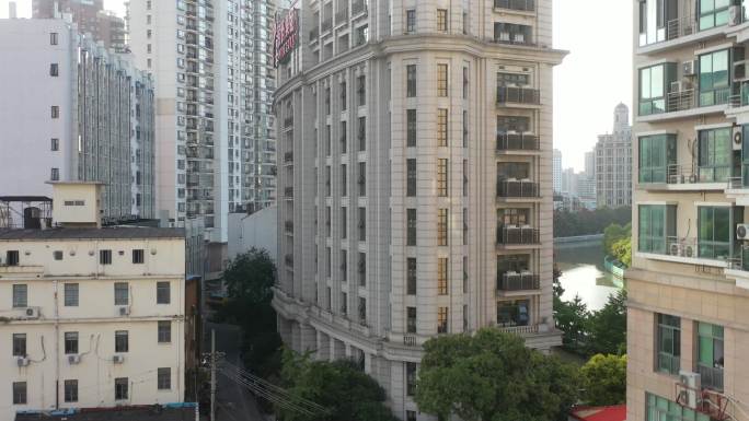 4K原素材-航拍上海苏州河畔象屿集团大厦