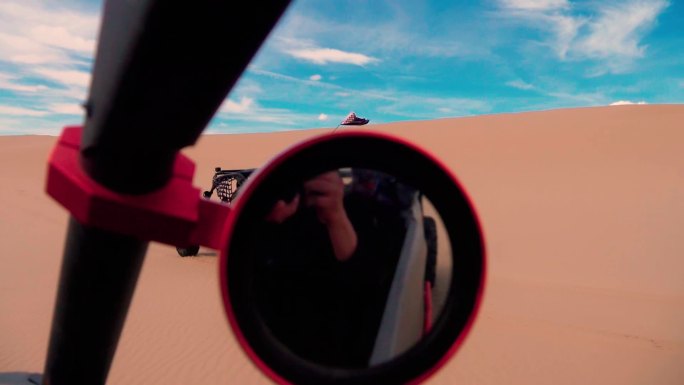 沙漠越野车近拍