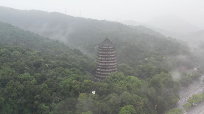 浙江杭州西湖钱塘江六和塔清晨晨雾航拍