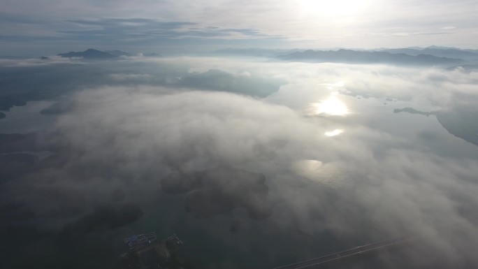 千岛湖大桥云雾