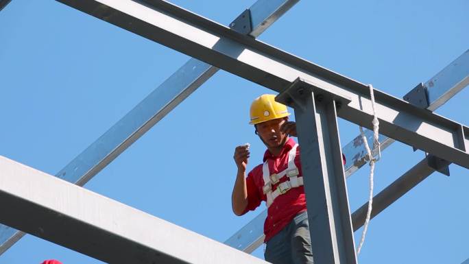 深圳建设，钢结构安装工人安全带防护