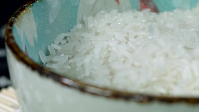 水稻大米米饭洗米热熟米饭