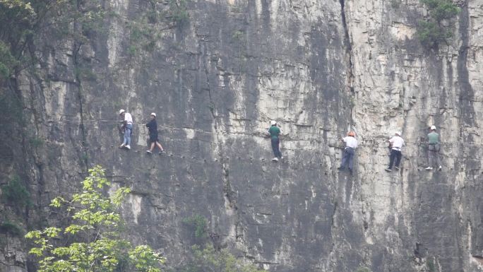 攀岩航拍湖北襄阳南漳春秋寨风景区