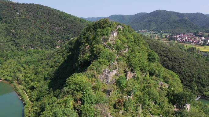 航拍湖北襄阳南漳春秋寨风景区