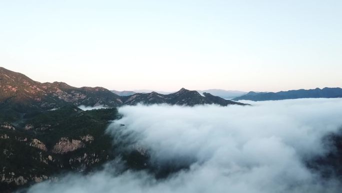 北京燕山山脉云海航拍