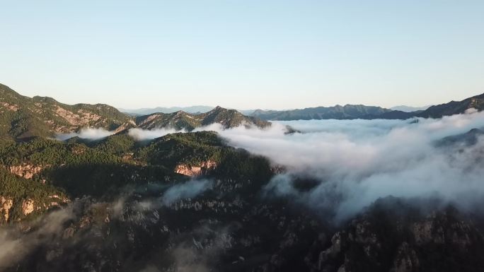 北京燕山山脉云海航拍