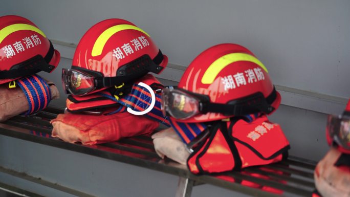 4K消防站消防员战斗服及其救援设备
