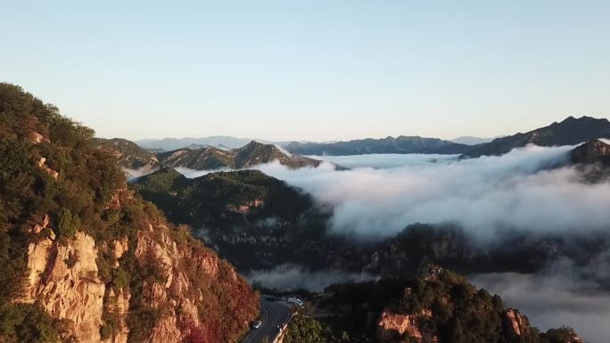 北京燕山山脉云海航拍