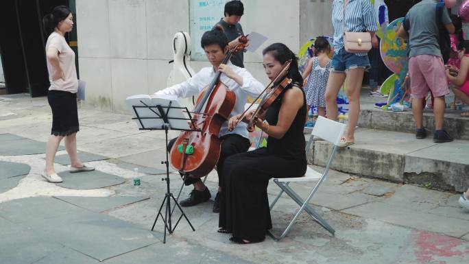 艺术广场酒吧街小提琴大提琴中提琴