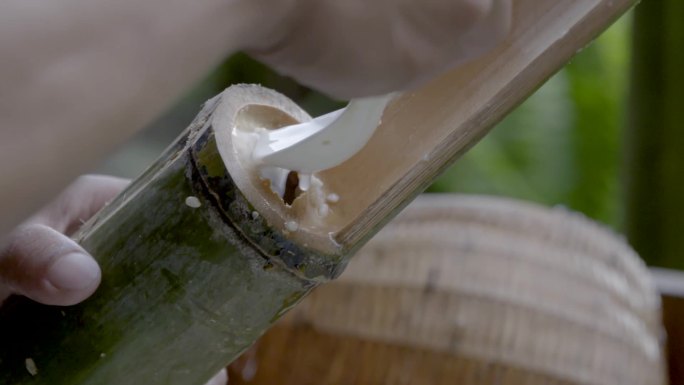 传统竹筒饭制作过程