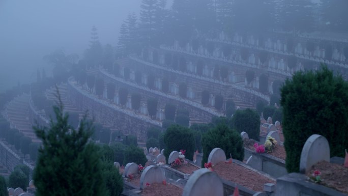 4k浓雾中的麻栗坡烈士陵园