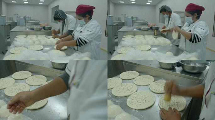 实拍新疆馕传统美食现代制作过程1