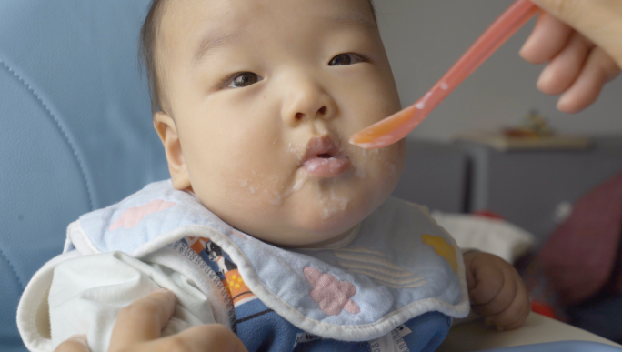 4K婴儿吃饭-可爱婴儿幼儿