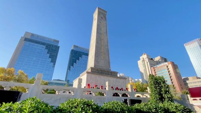 乌鲁木齐人民广场英雄纪念碑悼