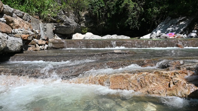 4K山间天然溪流