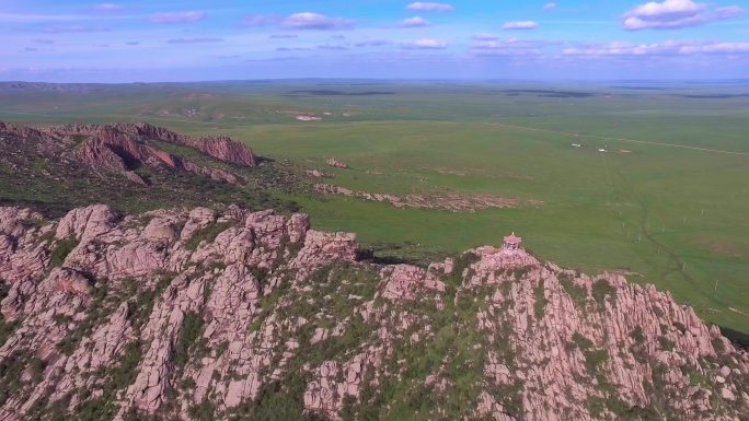 航拍乌里雅斯太山
