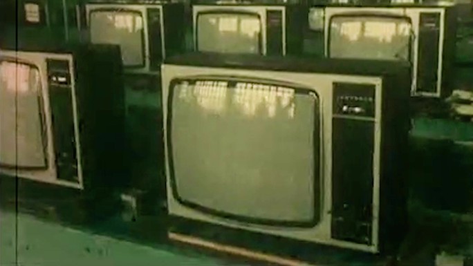 80年代电视 电子厂 老电视机 工厂工业