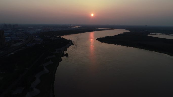 夕阳下的黄河航拍4K实拍素材