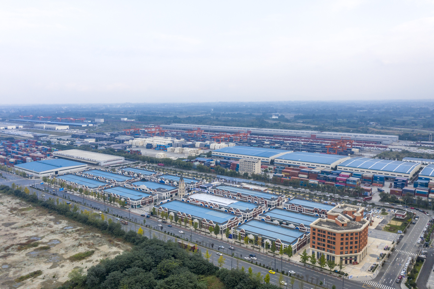 （航拍）四川自由贸易试验区青白江铁路港