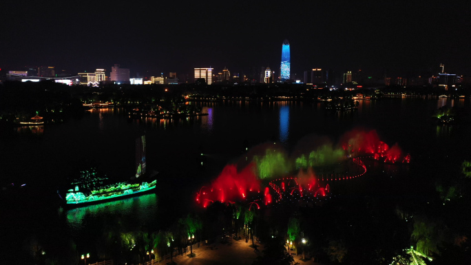 济南大明湖明湖秀泉城夜宴航拍4K