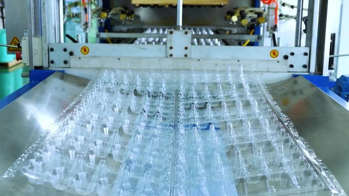 PVC塑料包装生产车间流水线