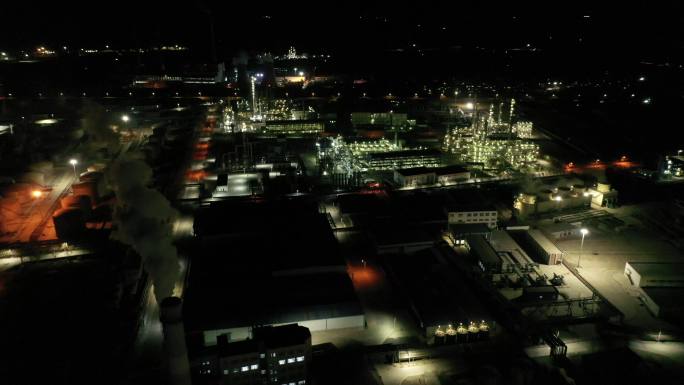 航拍玉门炼油厂夜间生产