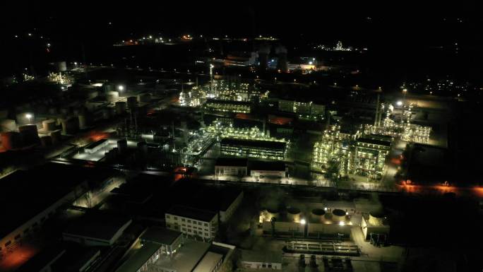 玉门炼油厂厂区夜景