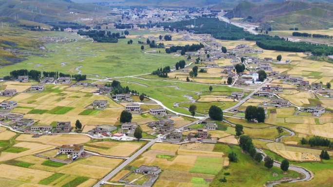 四川甘孜州稻城县航拍