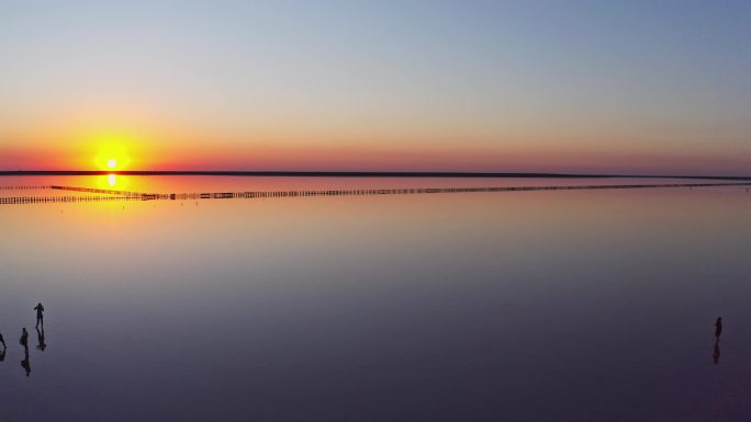 4K天空之境湖泊盐湖夕阳大海人群