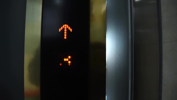 电梯显示屏从1楼到3楼