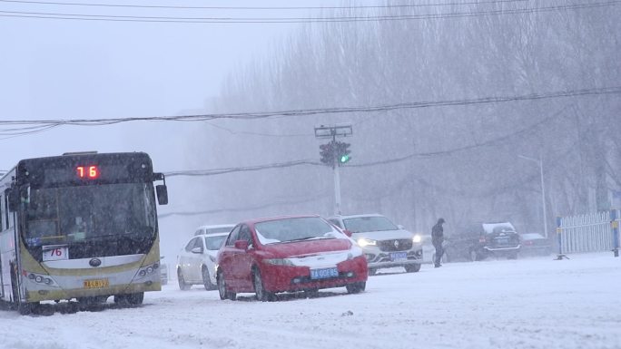 哈尔滨雪街道大雪暴雪