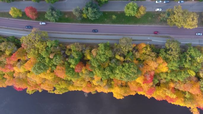 航拍汽车沿河驾驶4K